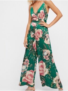 🌿 Free People Cabbage Rose Green Satin Floral‎ Jumpsuit Size 12 Boho Wide Leg